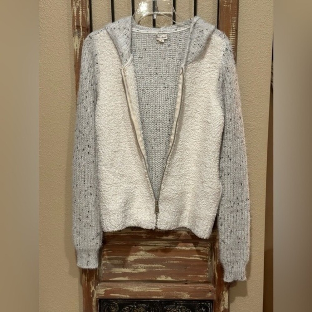 Hem & Thread zipper sweater jacket